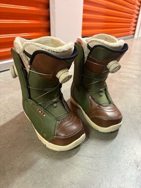K2 Contour Women’s Green double boa Snowboard boots size 6.5